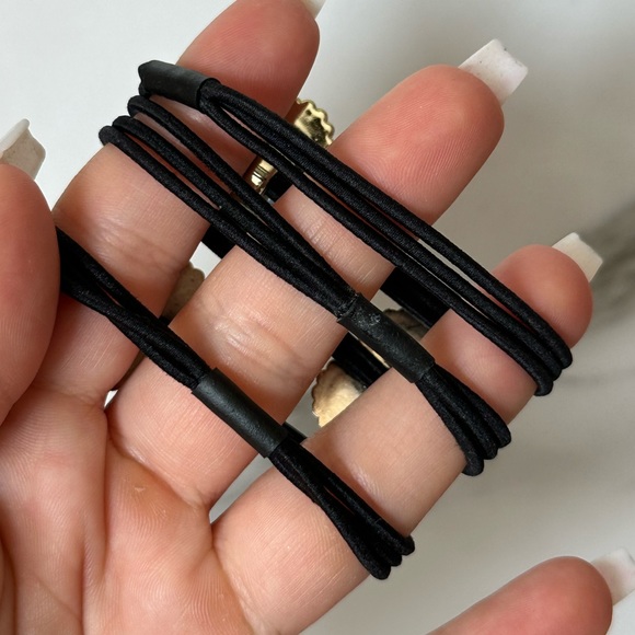 Cute luxury clover mother of Pearl gold hair tie / scrunchie - Picture 5 of 8